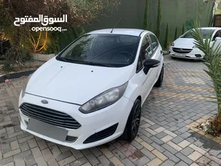  5 فورد فيستا
