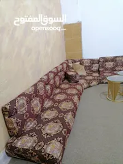 1 مجلس عربي ضغط 20 سم مستعمل بحالة ممتازه باللون الخمري