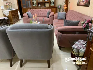  4 كنب غرفة جلوس فخم جداً بحالة الوكالة