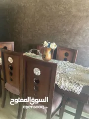  5 طقم كنب فاخر + طاولة سفرة