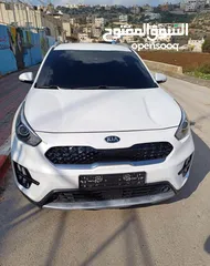  1 نيرو ابيض  هايبرد 2020 كرتونة فل الفل للبيع او البدل على سيارة فل كهرباء