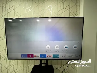  6 تلفزيون سامسونج 70 بوصه مع قاعده كما هو مرفق بالصور