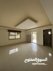  23 شقه شبه ارضيه 153م مع تراس للبيع على شارع البترا مقابل اربد مول غراند وكازيه الرجوب