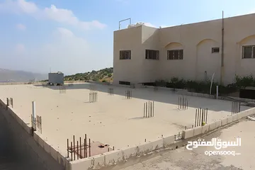  2 قصر فاخر مع خزان ماء كبير و أرض مطلة يصلح فندق ومطعم ومنتجع سياحي أو منزل لعظيم قرب التلفريك