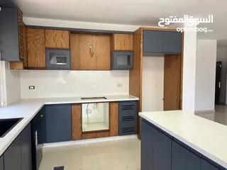  3 شقه فارغة للايجار في البيره قرب شا رع القدس