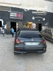  4 بيجو 206 تللت
