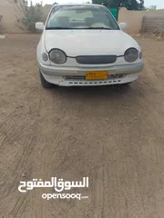  1 كرولا نضيفه أمورها فوق طيب