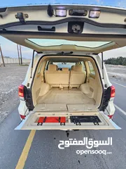  18 لاندكروزر خليجي 2017 GX 4000 للبيع فقط   مع إمكانية تخليص اجراءات  Land cruser 2017 Golf for sale