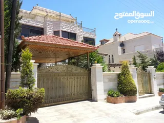  12 دابوق فيلا 600م مستقله قرب القصور الملكيه موقع مميز جدا ذات إطلاله مميزه بسعر مغري