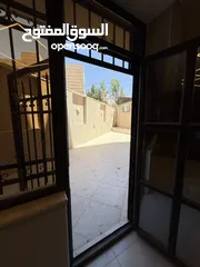  9 شقة ارضي فاخرة 250م مجددة بالكامل للبيع بالشميساني