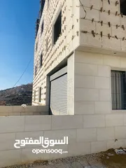  6 شقق سكنية فاخرة للبيع في الخليل – عقبة تفوح  مساحة واسعة 226م  الطابق الاول و الطابق الثاني للبيع