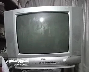  1 جهازين سانيو و LG شغالات ميه ميه بسعر مغري الواحد بعشرة دنانير