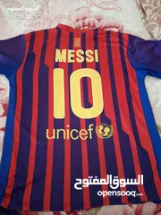 16 ملابس صيفيه مشكله بحدود 250 قطعه للبيع كامل 40  دينار وتب تب تب نضافه للتواصل  واتس  الموق