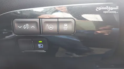  18 تويوتا بريوس 2022 XLE فحص كامل فل ما عدا الفتحة صنف بيرسونا TOYOTA PRIUS 2022 XLE FULLY LODED