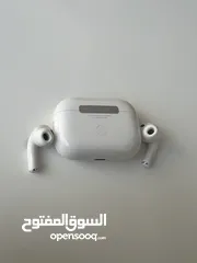  1 سماعات ابل  AirPods Pro اصلية ( مستعملة ) بحالة الجديدة