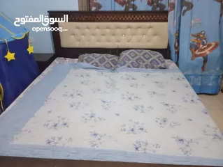  1 غرف نوم مستعمله بحالة جيدة مع خزانة أخرى