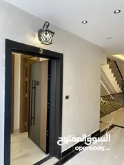  28 شقة طابق ثالث مع روف دوبلكس 215 متر وتراس 90 متر في ضاحية النخيل بسعر مميز جداا