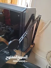  4 جهاز PC بمواصافات جيدآ والله يطرح البركي لصاحب النصيب
