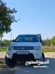  4 ميتسوبيشي L200