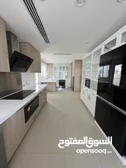  8 فیلا فخمة للبیع منطقة راقیة /Luxurious villa for sale in an upscale area /
