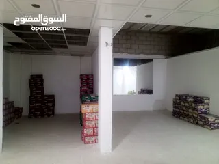  4 محل للايجار