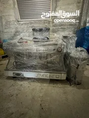  7 عدة محل  كاملة مع طاولات وكراسي للبيع