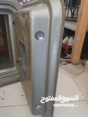  2 خزنه انتيك معها رقمها و ثقيله جدا للبيع او للبدل