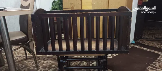  7 سرير بيبي هزاز خشب زان
