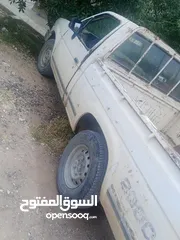  1 سيارة نيسان 86