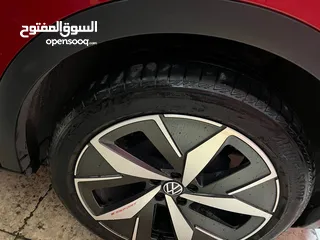  8 Id4 cross pur + 2021 بحالة الوكالة لون خمري