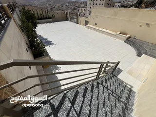  28 فيلا شبه قصر للبيع 3 طوابق