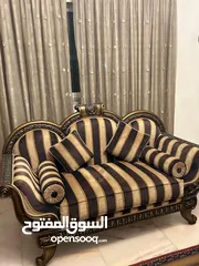  3 طقمين كنب بحالة ممتازه للبيع