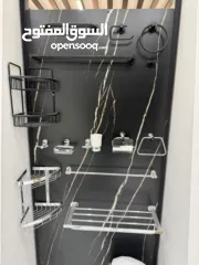  5 ادوات صحية مشكلة جديدة في معرض للبيع مراحض مغاسل حنفيات مجالي وسرميك مشكل للبيع كميه داخل المعرض