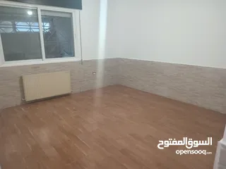  13 الرابية شقة طابق ارضي للبيع