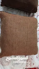  4 مقاعد كنب  بحاله جيده مقاعد 5حجم كبير  2حجم اصغر بشوي  مسند لون بني ولون العسلي 60/60