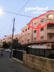  1 شقه للبيع حي العبدلات مطله ع شارع شيك