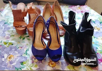  1 احذيه نسائيه أو كعب ..