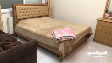  1 خلدا /قرب اكاديميه عمان مكيفه ثلاث نوم