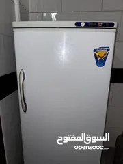  1 فريزر حجم كبير للبيع
