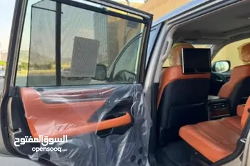  11 السلام عليكم ورحمة الله وبركاته ،،،     للبيع جيب لكزس LX 570 بودي وكالة .   فئة السيارة : S سبورت