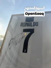  3 Juventus officiel kit 2018/2019 signed by Cristiano Ronaldo