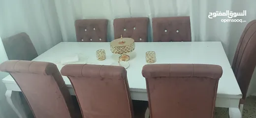 1 طاولة سفره مستعمل بحاله جيده فقط تريد شد رجلين الكراسي والطاوله بحاله جيده جدا