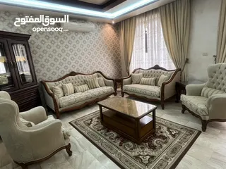 6 طقم كنب بحالة الممتاز معه الطاولات وسفرة ودورسوار وفضية من اجود أنواع الخشب الزان هدية معهم البرادي