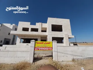  1 فيلا قيد الإنشاء للبيع من المالك مباشرة