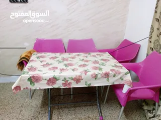  1 طاولة واربع كراسي