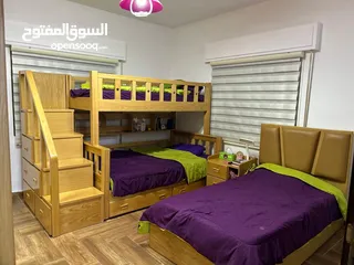 21 فيلا للبيع بالبنيات طريق المطار شارع الخدمات في حي هادئ جدا