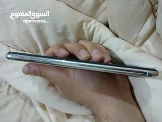  4 ايفون اكس اس ماكس