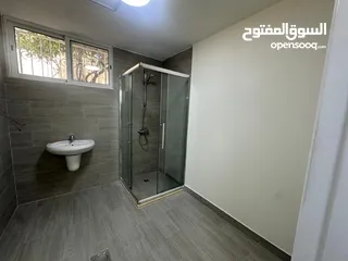  13 فيلا غير مفروشة للايجار في الصويفية  ( Property 38310 ) سنوي فقط