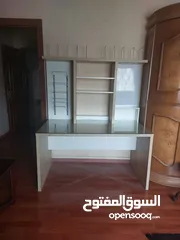  4 مكتب دراسي من ايكيا للبيع بسعر مغري