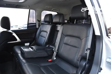 18 تويوتا لاند كروزر GX-R V6 بحالة الوكالة Toyota Land Cruiser GX-R 2017